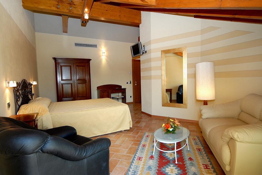 Hotel La Bussola Орта Сан Джулио Екстериор снимка
